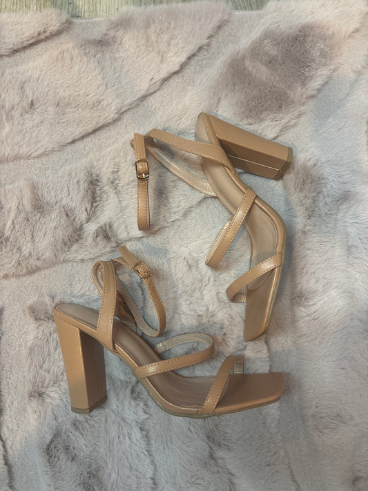 Areli Heels
